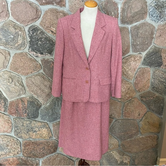 🌹Beautiful Rose coloured Vintage blazer and skirt set - Picture 1 of 13